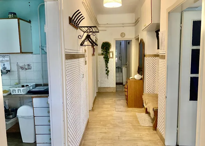 Grany\'S Retro Guesthouse Near Budapest Airport